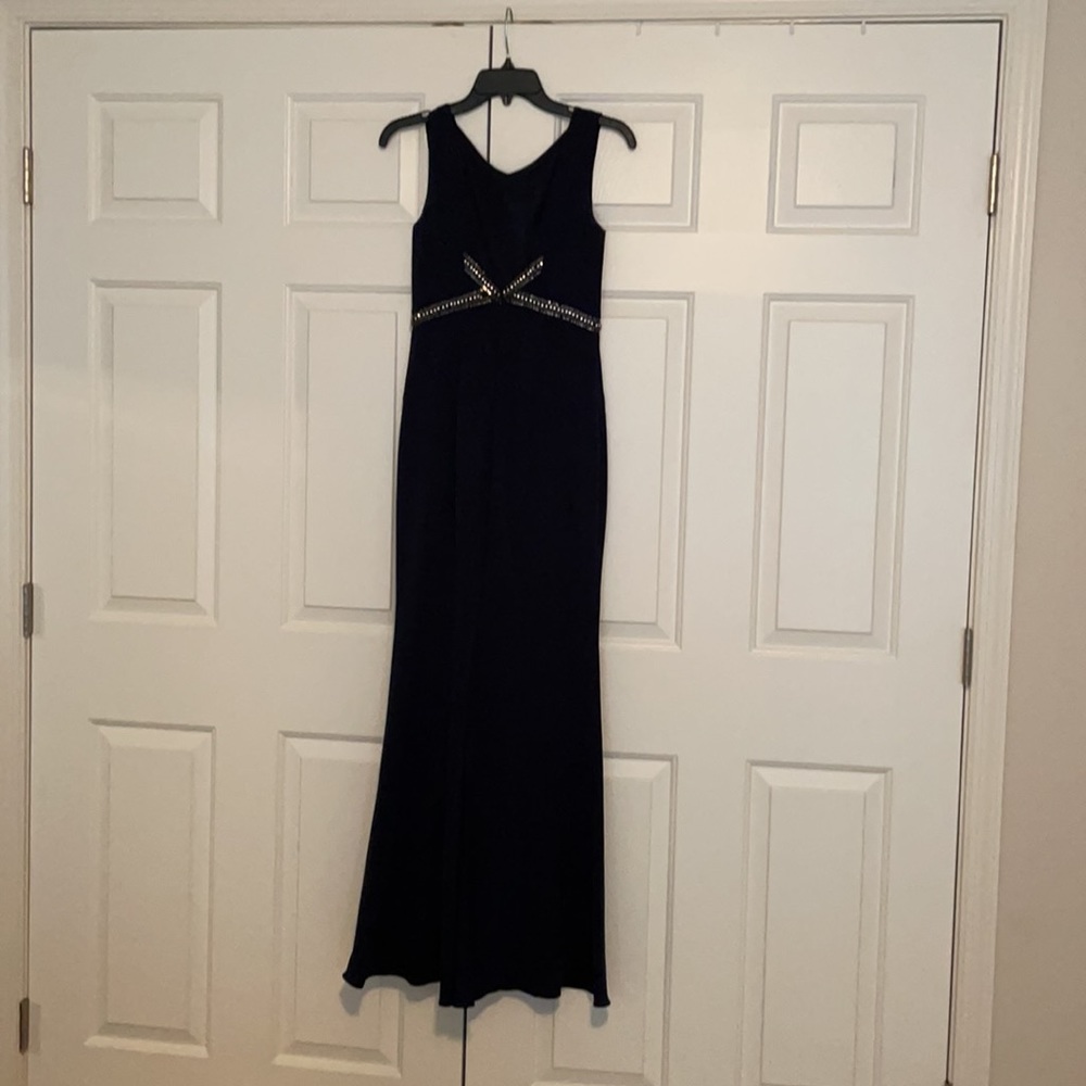 Gown - Picture 3 of 6